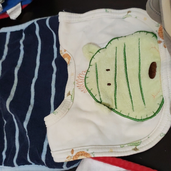 Burp Clothes and Baby Bibs - Picture 13 of 16